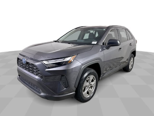 Used 2024 Toyota RAV4 LE AWD/4WD image 4