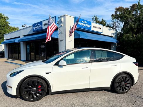 Used 2022 Tesla Model Y Performance AWD/4WD image 11