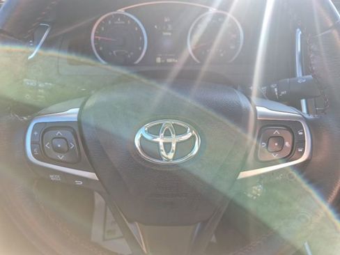 Used 2017 Toyota Camry SE image 24