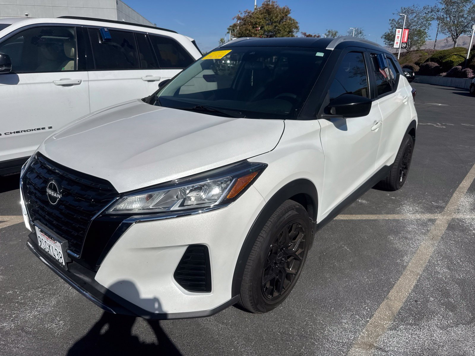 Used 2023 Nissan Kicks SV FWD image 3