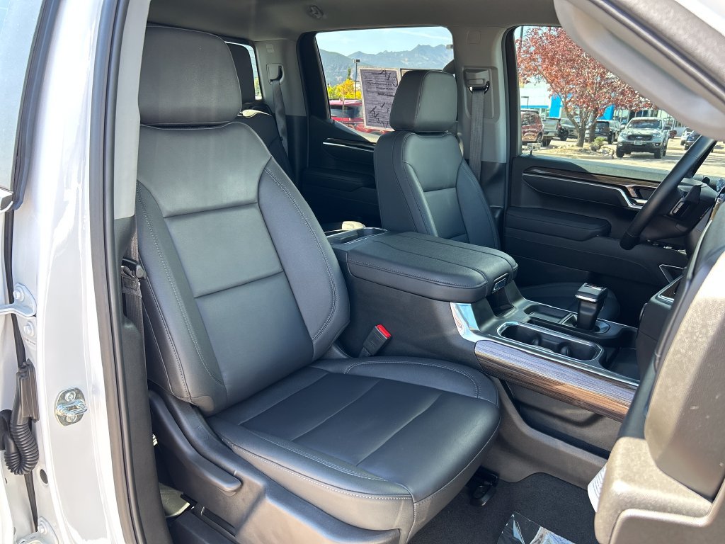 Used 2025 Chevrolet Silverado 1500 RST AWD/4WD image 18