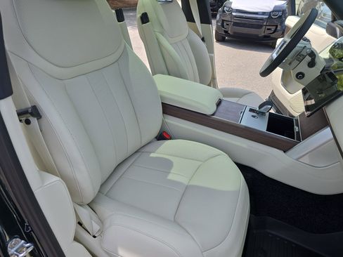 New 2026 Land Rover Range Rover Long Wheelbase SE AWD/4WD image 10