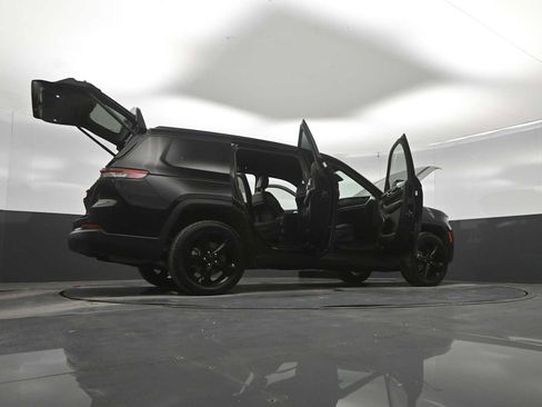 Used 2022 Jeep Grand Cherokee L Laredo AWD/4WD image 43