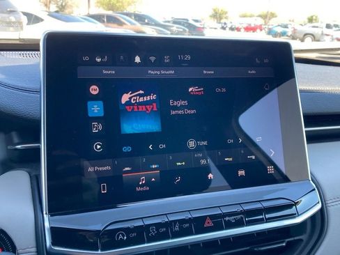 Used 2025 Jeep Compass Limited image 20