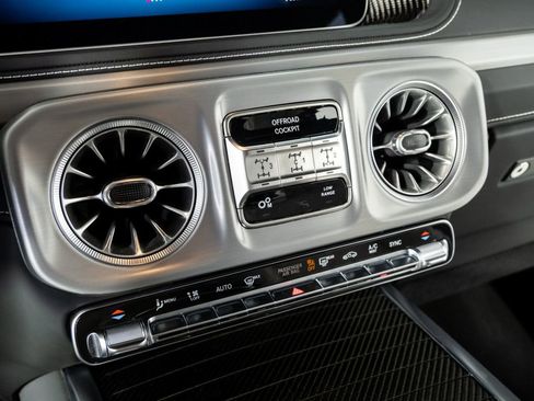 Used 2025 Mercedes-Benz G 63 AMG 4MATIC image 16