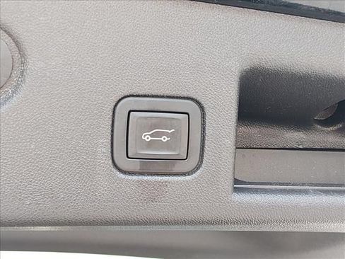 Used 2024 Chevrolet Equinox LT FWD image 17