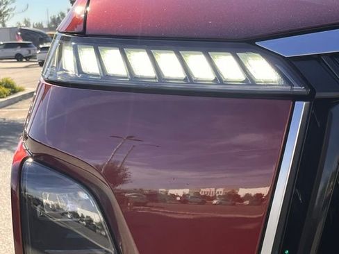 Certified 2025 INFINITI QX80 Sensory image 29