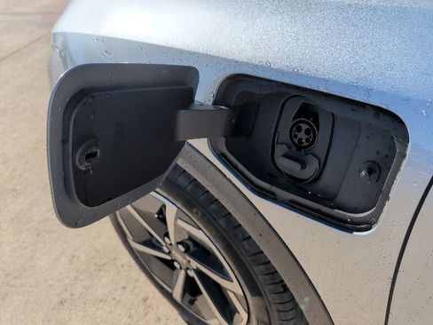 New 2026 Chevrolet Equinox EV LT AWD/4WD image 34