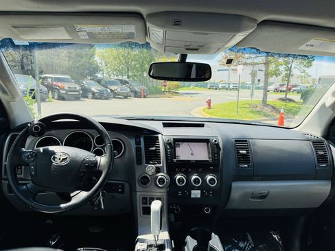 Used 2012 Toyota Sequoia Limited AWD/4WD image 36