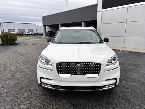 Used 2024 Lincoln Aviator Reserve w/ Equipment Group 201A AWD/4WD image 2
