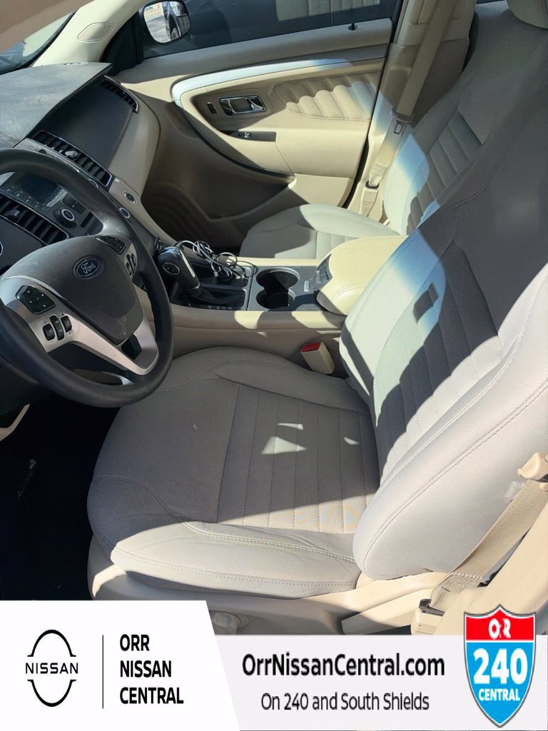 Used 2017 Ford Taurus SE FWD image 4