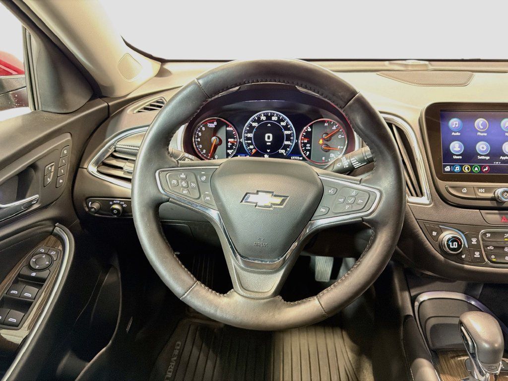 Used 2021 Chevrolet Malibu Premier FWD image 23