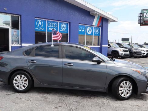 Used 2020 Kia Forte LXS FWD image 4