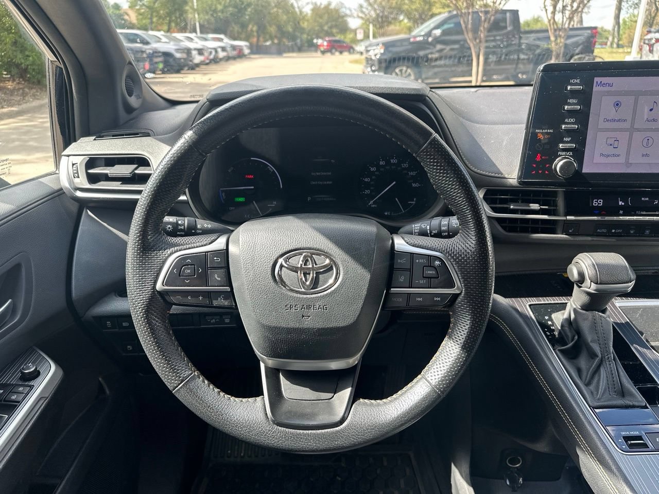 Used 2024 Toyota Sienna XLE Woodland Edition AWD/4WD image 14