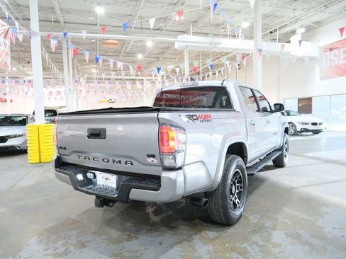 Used 2020 Toyota Tacoma TRD Sport image 10