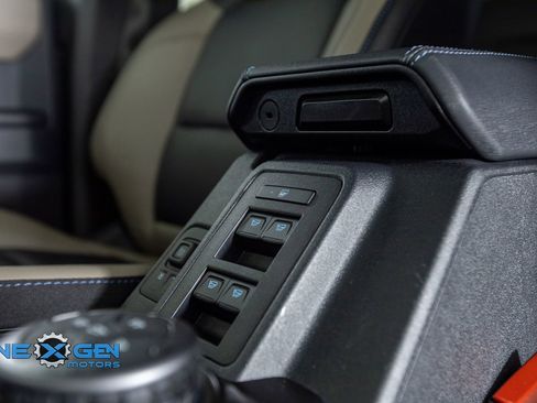 Used 2024 Ford Bronco Wildtrak image 23