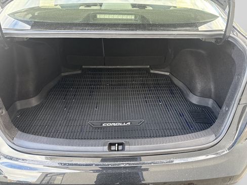 Used 2020 Toyota Corolla LE image 9