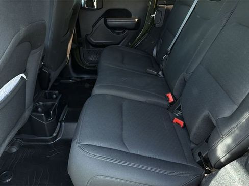 Used 2022 Jeep Wrangler Unlimited Sport image 19