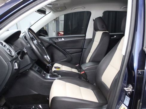 Used 2016 Volkswagen Tiguan S image 11