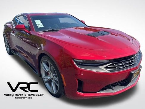 Used 2021 Chevrolet Camaro LT w/ Technology Package RWD image 1