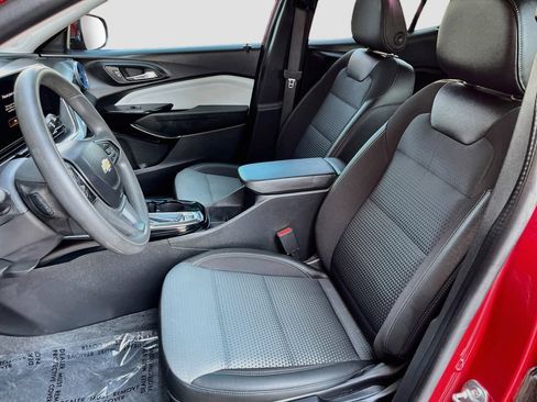 Used 2026 Chevrolet Trax LT FWD image 19