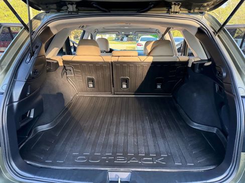 Used 2018 Subaru Outback 2.5i Limited image 12