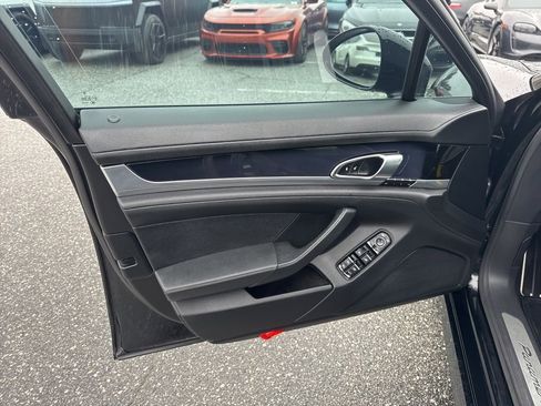 Used 2014 Porsche Panamera 4 image 25