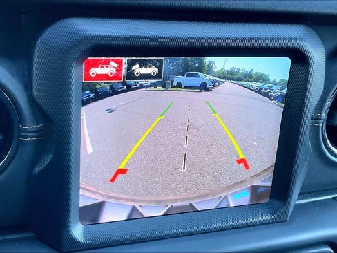 Used 2023 Jeep Wrangler Unlimited Sahara AWD/4WD image 23