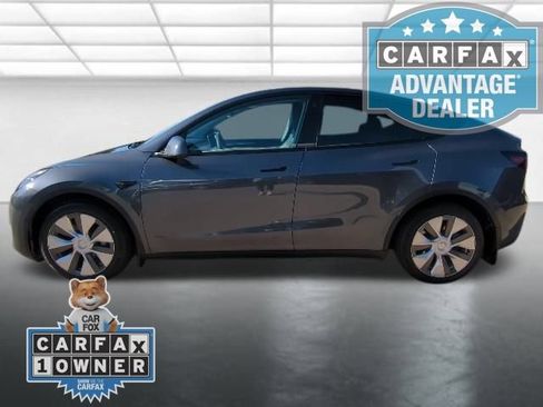 Used 2023 Tesla Model Y Performance image 25