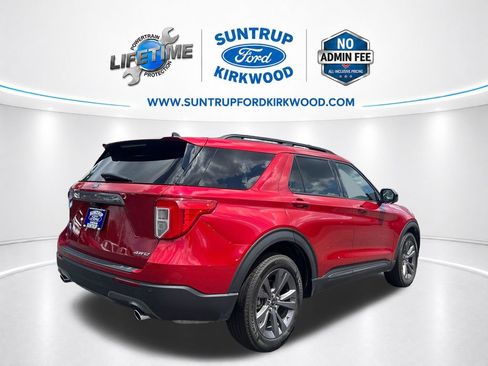 Used 2024 Ford Explorer XLT w/ Equipment Group 202A AWD/4WD image 6