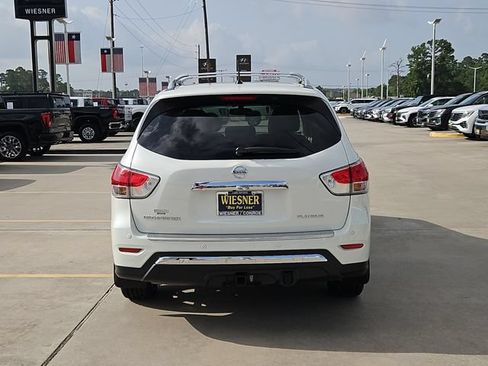 Used 2015 Nissan Pathfinder Platinum FWD image 6
