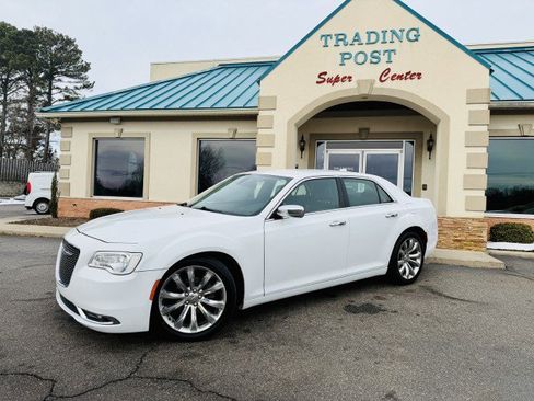 Used 2019 Chrysler 300 Limited image 3