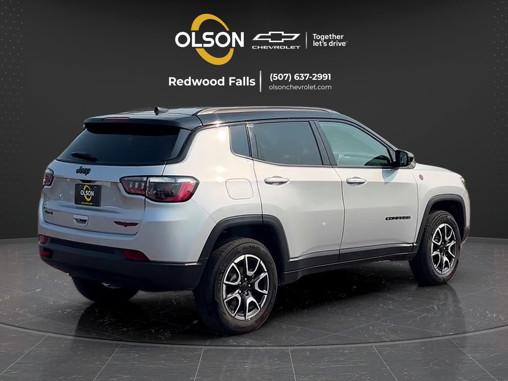 Used 2024 Jeep Compass Trailhawk AWD/4WD image 5
