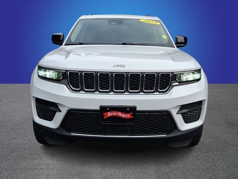 Used 2023 Jeep Grand Cherokee Laredo AWD/4WD image 2