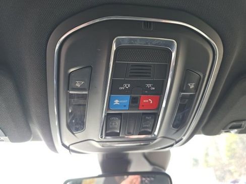 Used 2024 Jeep Grand Cherokee Laredo X image 24