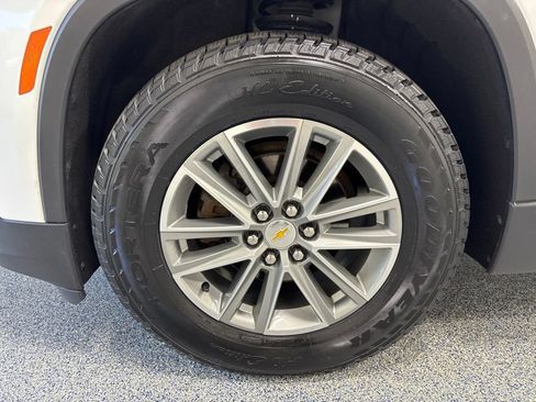 Used 2023 Chevrolet Traverse LT AWD/4WD image 52