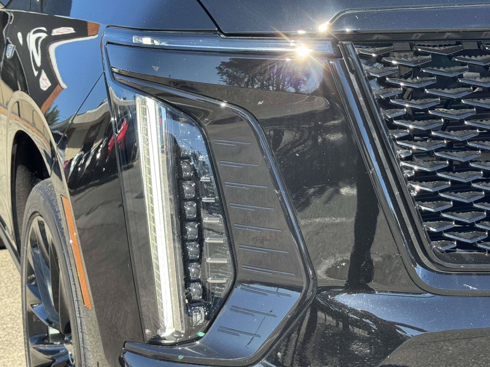 Used 2025 Cadillac Escalade Sport Platinum w/ LPO, ONYX Package AWD/4WD image 9