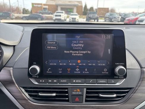 Used 2025 Nissan Altima 2.5 SV image 24