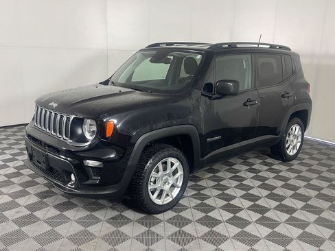 Used 2023 Jeep Renegade Latitude w/ Premium Group AWD/4WD image 1