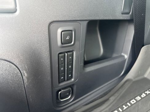 Used 2025 Ford Expedition Platinum w/ Platinum Ultimate Package AWD/4WD image 15