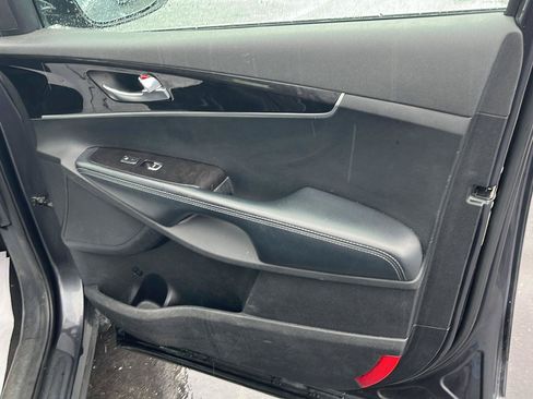 Used 2017 Kia Sorento AWD image 30