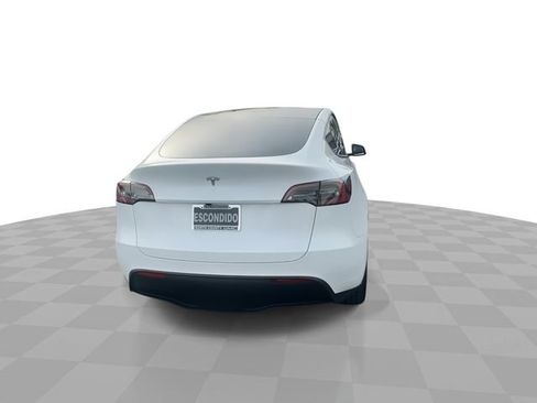 Used 2024 Tesla Model Y Long Range image 7