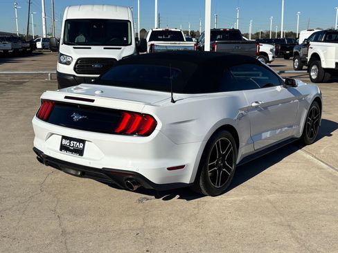 Used 2020 Ford Mustang Premium image 3