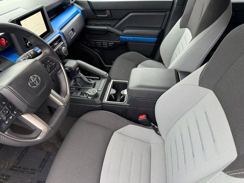 Used 2025 Toyota 4Runner TRD Off-Road image 12