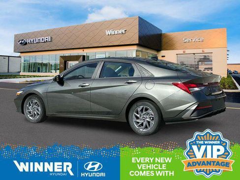 New 2025 Hyundai Elantra Blue image 4