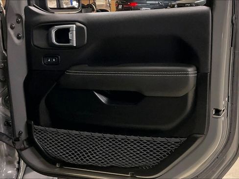 Used 2021 Jeep Gladiator Overland w/ Popular Equipment Package image 21