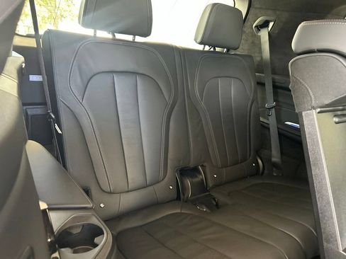 Used 2022 BMW X7 xDrive40i w/ M Sport Package AWD/4WD image 40