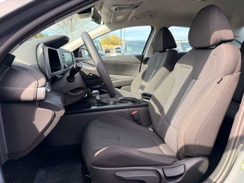 New 2026 Hyundai Elantra SE image 21