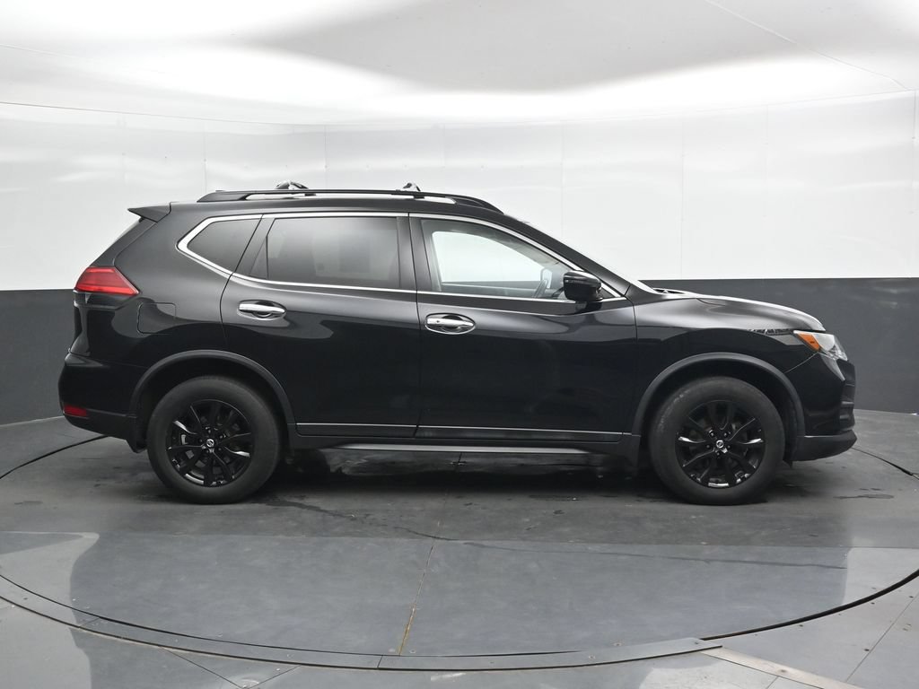 Used 2017 Nissan Rogue SV w/ Midnight Edition AWD/4WD image 4