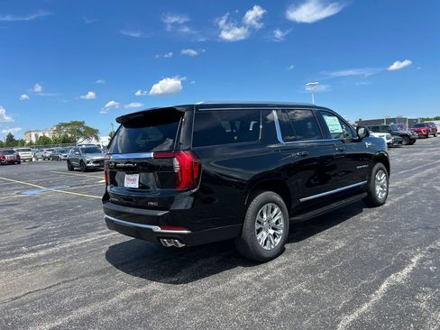 New 2026 GMC Yukon XL Denali w/ Advanced Technology Package AWD/4WD image 7